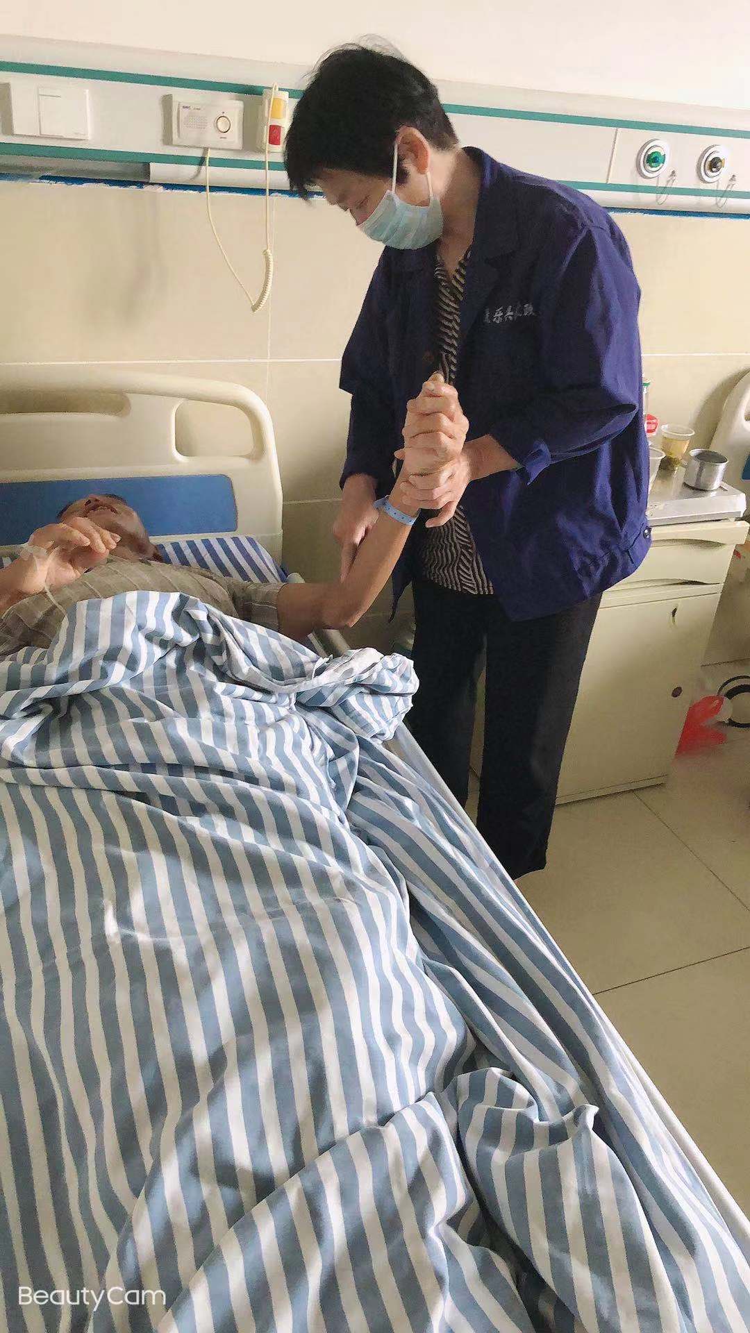 麻城七旬老人闌尾炎手術(shù)后康復(fù)護(hù)理(圖1) 麻城七旬老人闌尾炎手術(shù)后康復(fù)護(hù)理(圖1)